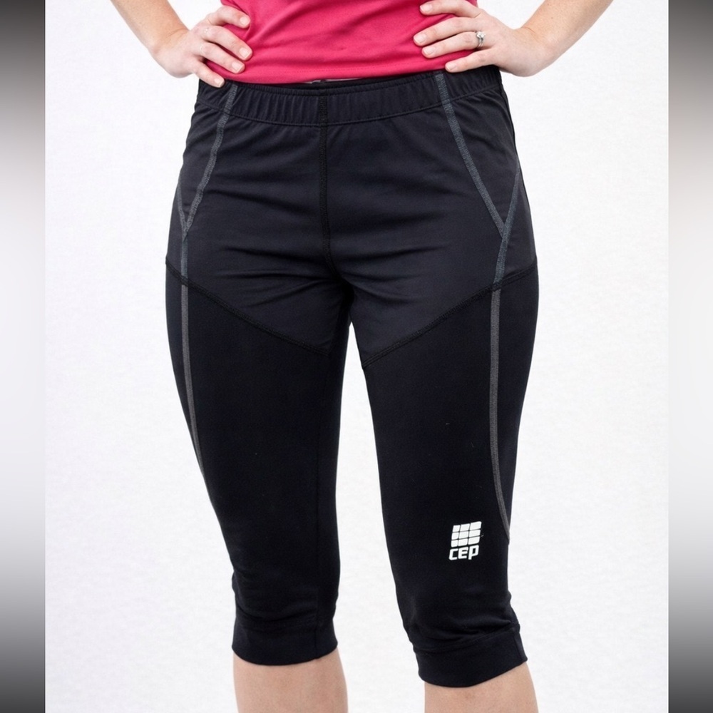 CEP COMPRESSION RUNNING SHORTS SIZE MEDIUM